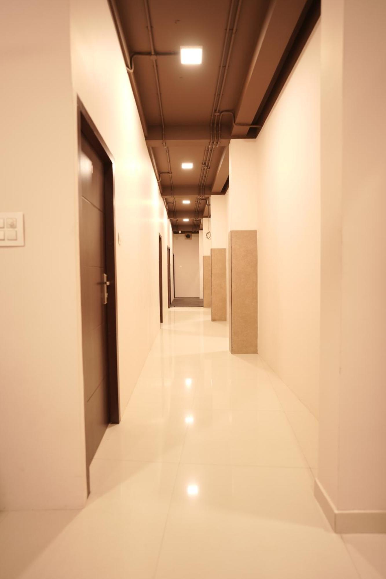 Reach Residency Hotel Kochi ภายนอก รูปภาพ